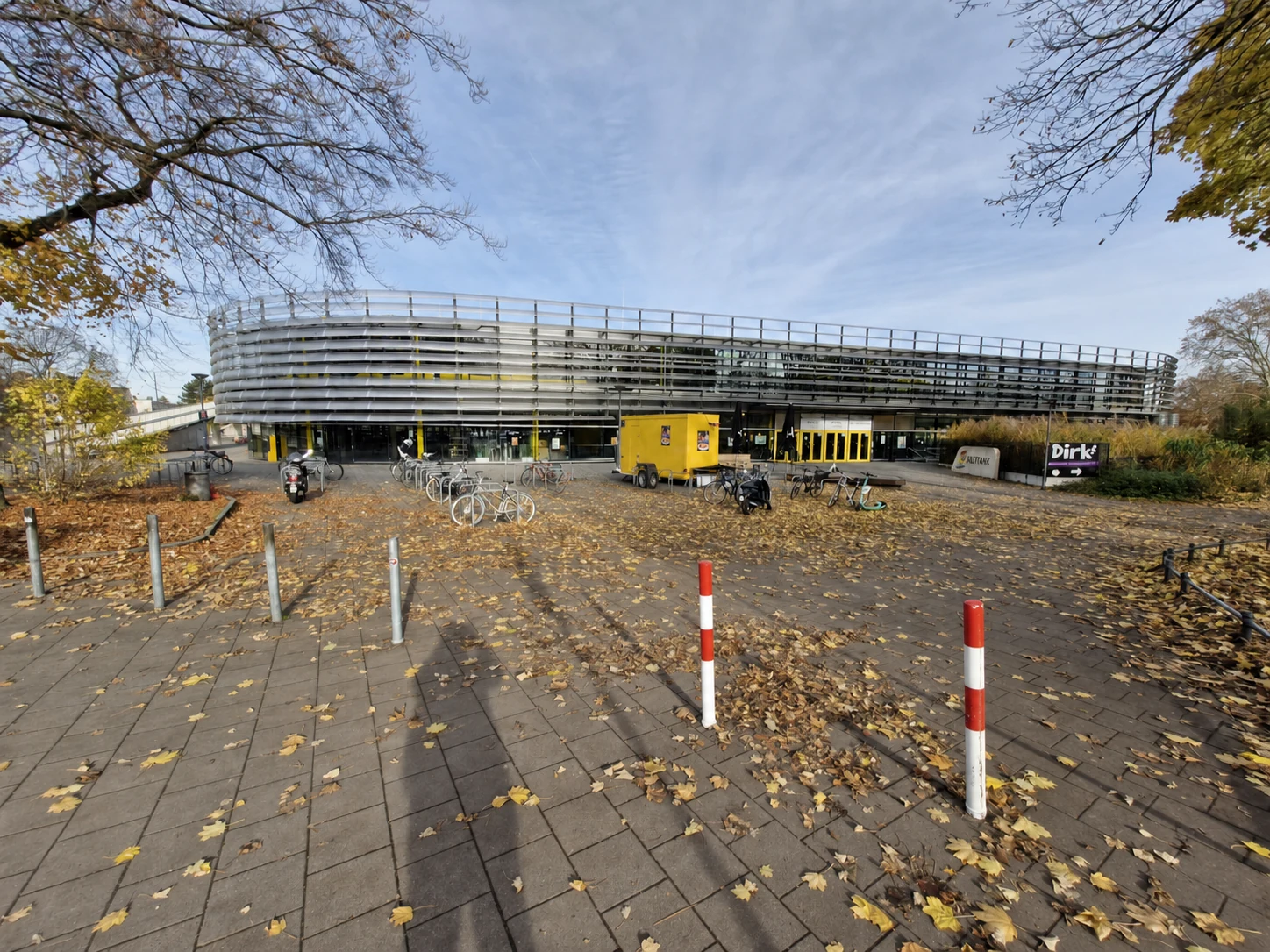 Außenansicht des Lentparks in Köln