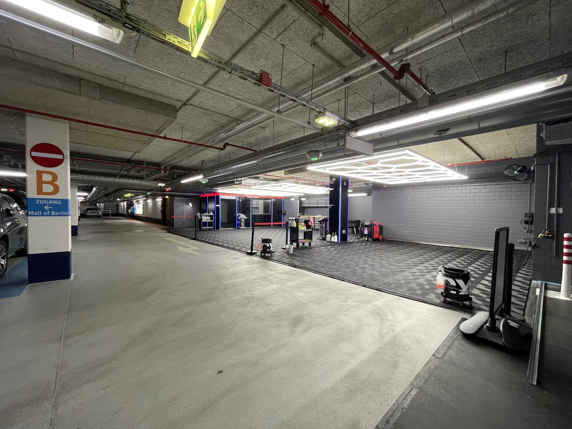 Carwash-Fläche in der Tiefgarage der Mall of Berlin